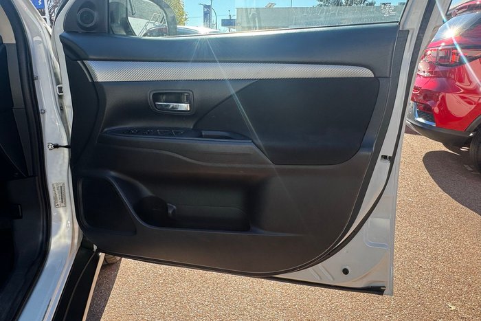 2015 Mitsubishi Outlander LS