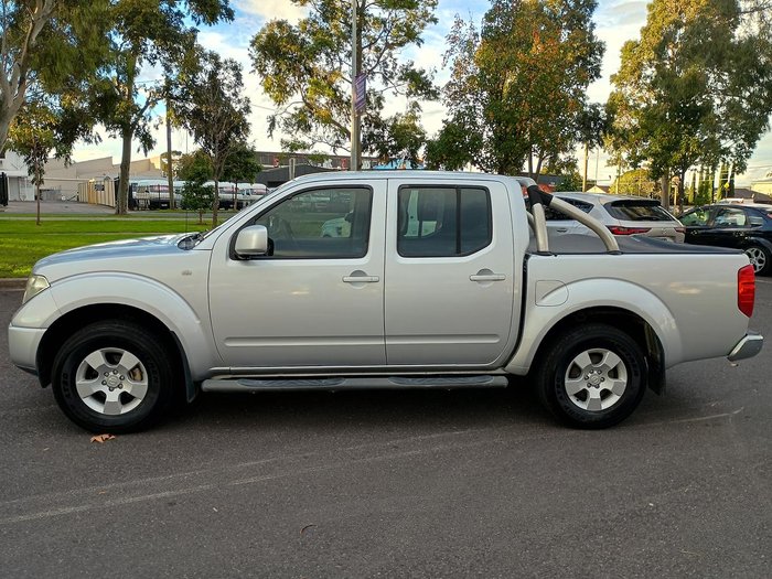 2010 Nissan Navara ST