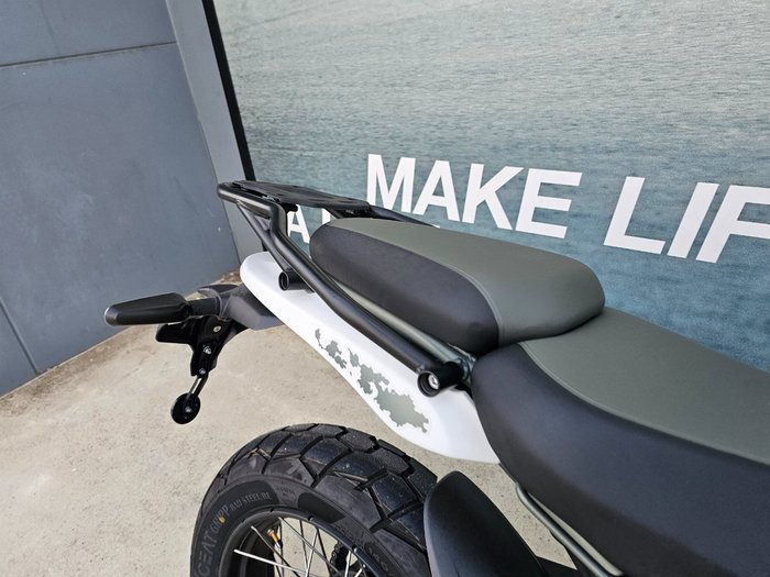 2024 ROYAL ENFIELD (SEE ALSO ENFIEL HIMALAYAN 450 White