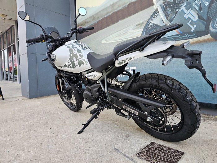 2024 ROYAL ENFIELD (SEE ALSO ENFIEL HIMALAYAN 450 White
