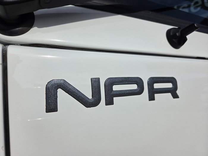 2010 Isuzu Trucks NPR275 2 Ton Tray/Box/H Racks