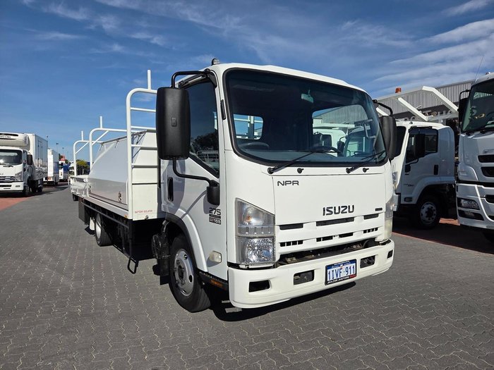 2010 Isuzu Npr275 2 Ton Tray/Box/H Racks