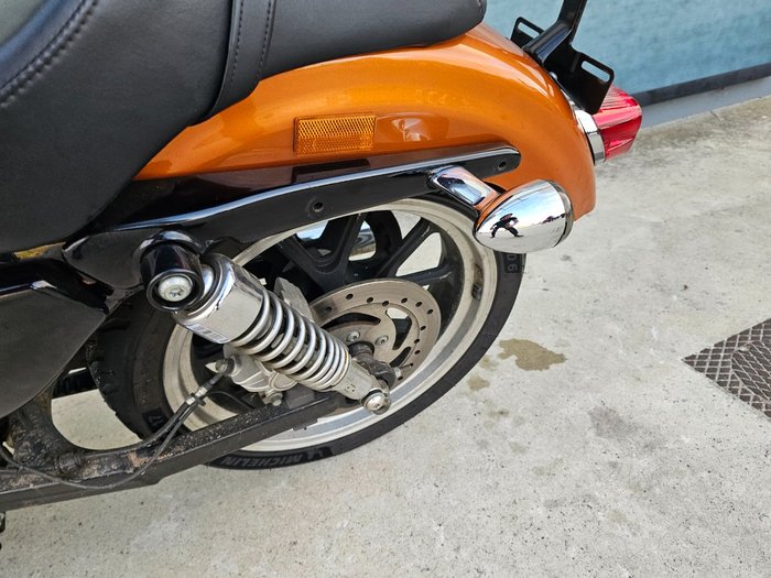 2013 HARLEY-DAVIDSON XL883L SUPER LOW Orange