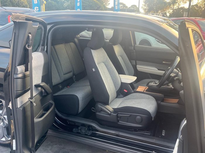 2022 Mazda MX-30 G20e Evolve