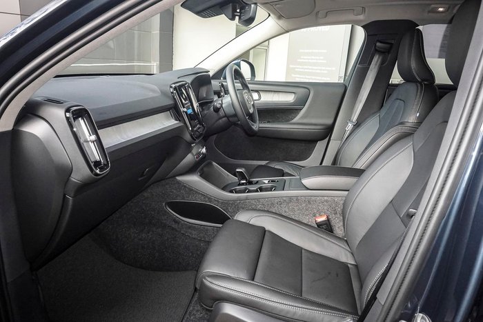 2026 Volvo XC40 Plus B4