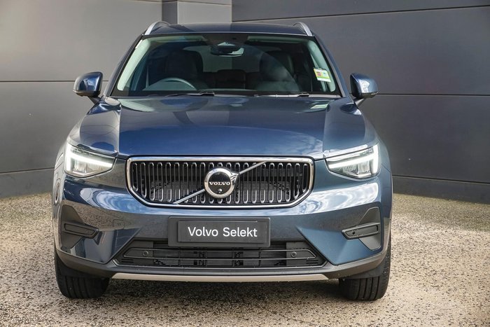 2026 Volvo XC40 Plus B4