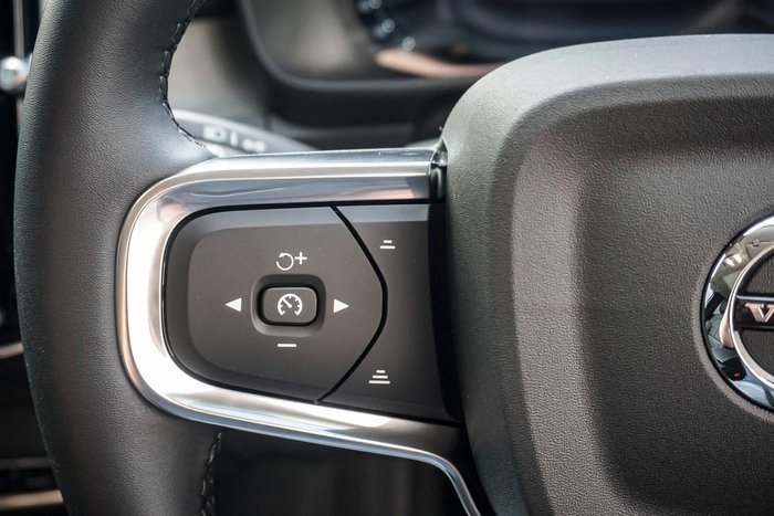 2026 Volvo XC40 Plus B4