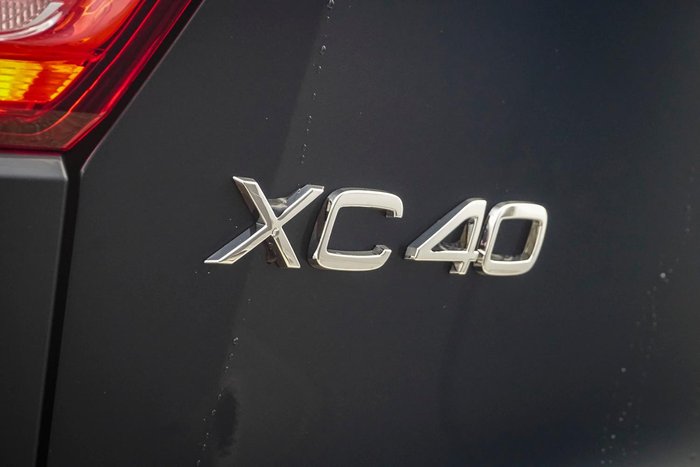 2026 Volvo XC40 Plus B4
