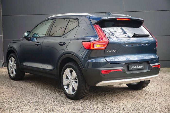 2026 Volvo XC40 Plus B4