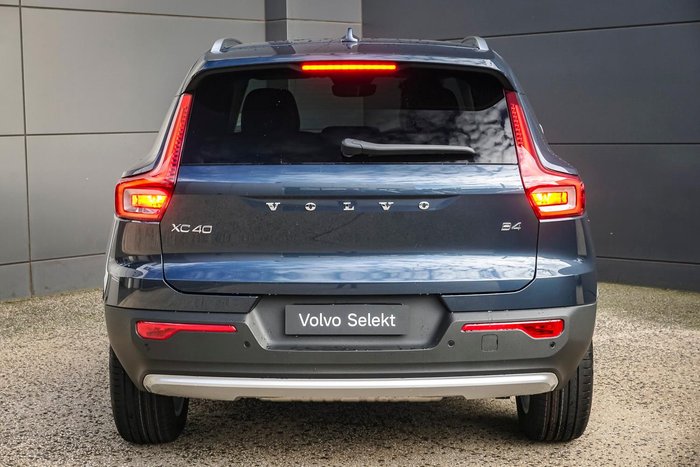 2026 Volvo XC40 Plus B4