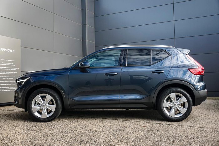 2026 Volvo XC40 Plus B4