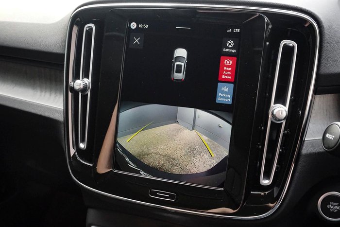 2026 Volvo XC40 Plus B4