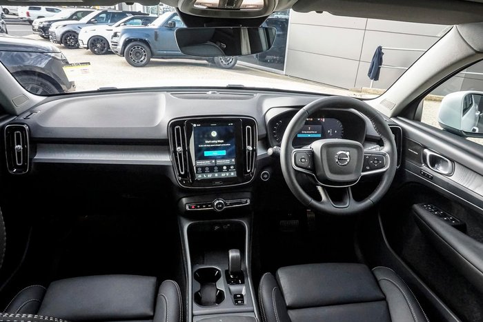 2026 Volvo XC40 Plus B4