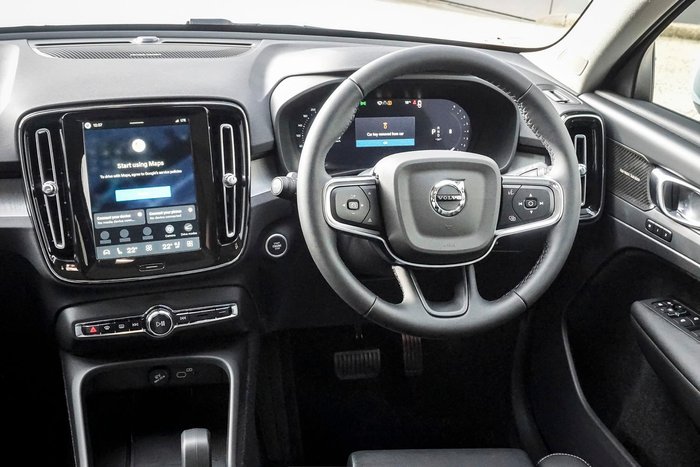 2026 Volvo XC40 Plus B4