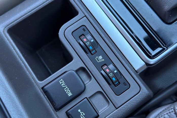 2023 Toyota Landcruiser Prado VX