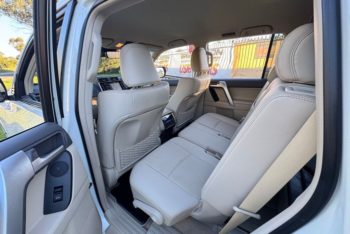 2023 Toyota Landcruiser Prado VX