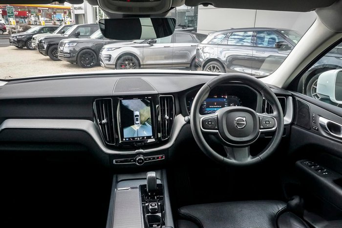 2023 Volvo XC60 Plus B5