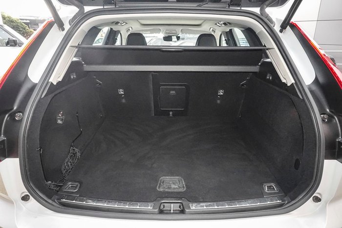 2023 Volvo XC60 Plus B5