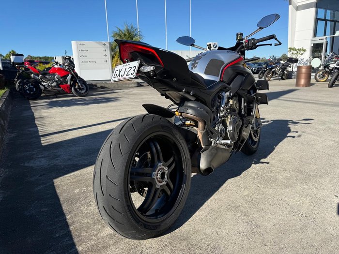 2022 Ducati Streetfighter V4 SP