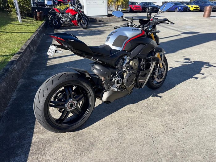 2022 Ducati Streetfighter V4 SP