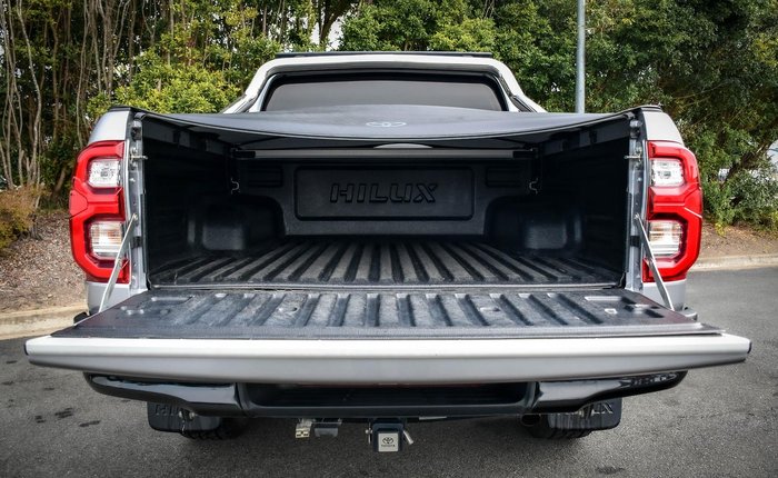 2021 Toyota Hilux SR5