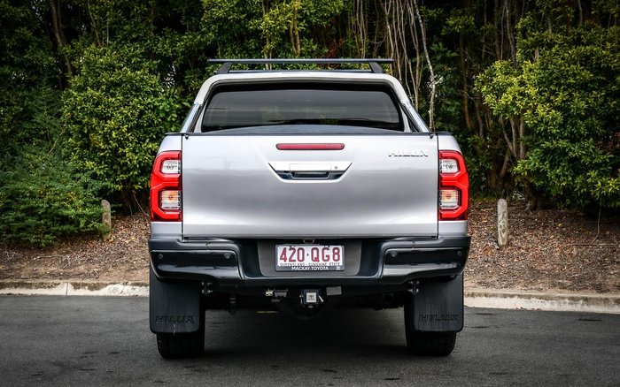 2021 Toyota Hilux SR5