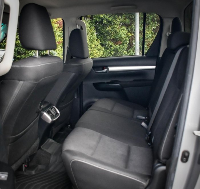 2021 Toyota Hilux SR5