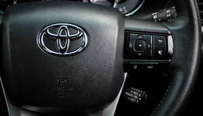 2021 Toyota Hilux SR5