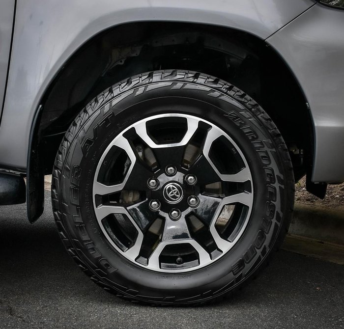 2021 Toyota Hilux SR5
