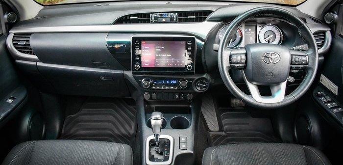 2021 Toyota Hilux SR5