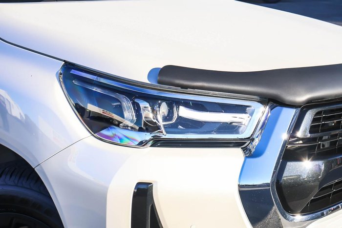2022 Toyota Hilux SR5