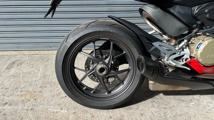 2024 DUCATI PANIGALE V2 BAYLISS 20TH ANNIV Red