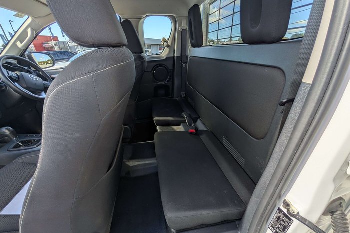 2023 Toyota Hilux SR