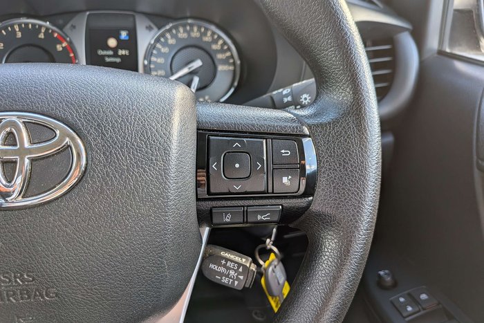 2023 Toyota Hilux SR