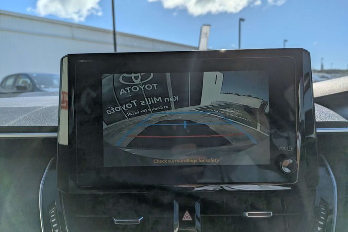 2023 Toyota Hilux SR