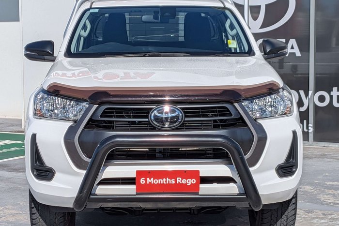 2023 Toyota Hilux SR