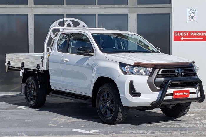 2023 Toyota Hilux SR