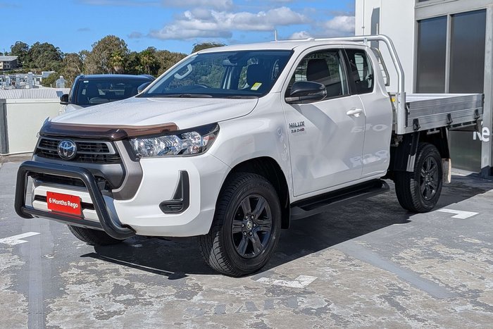 2023 Toyota Hilux SR