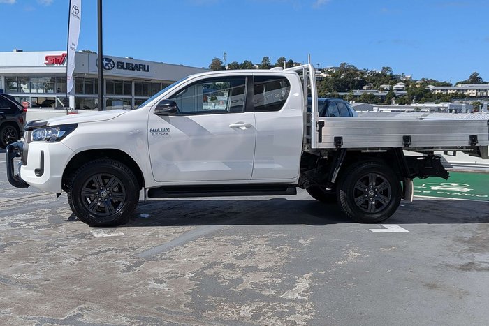 2023 Toyota Hilux SR