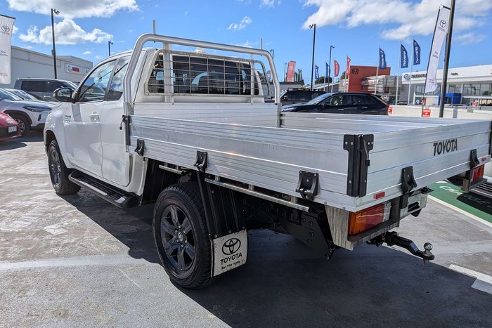 2023 Toyota Hilux SR