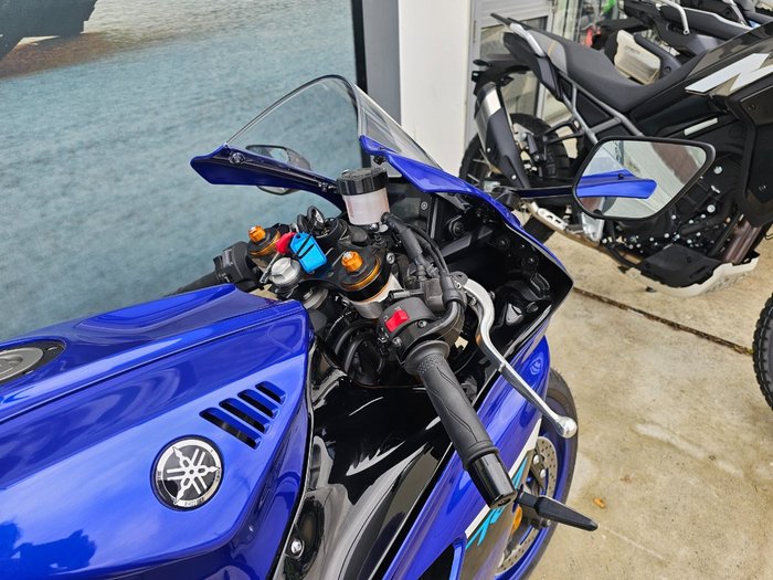 2025 Yamaha YZF-R7LA