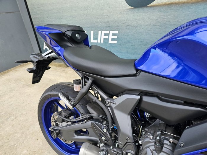 2025 Yamaha YZF-R7LA