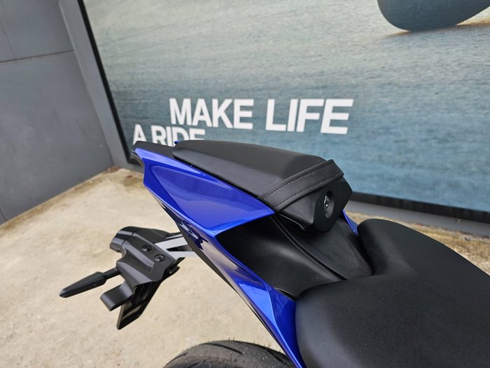 2025 Yamaha YZF-R7LA