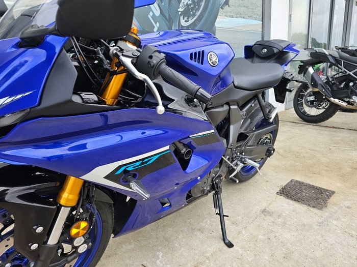 2025 Yamaha YZF-R7LA