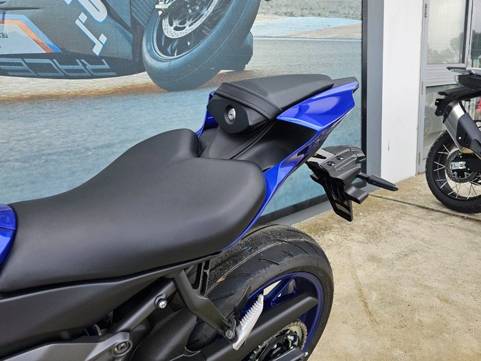 2025 Yamaha YZF-R7LA
