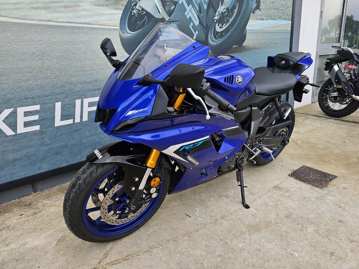 2025 Yamaha YZF-R7LA
