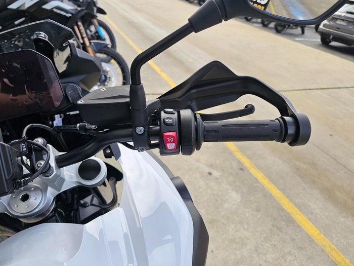 2026 BMW Motorrad F 800 GS LIGHT WHITE