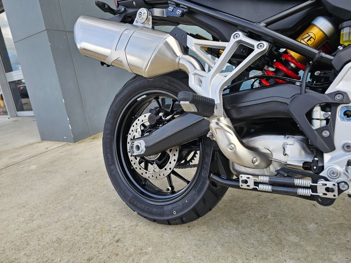 2026 BMW Motorrad F 800 GS LIGHT WHITE