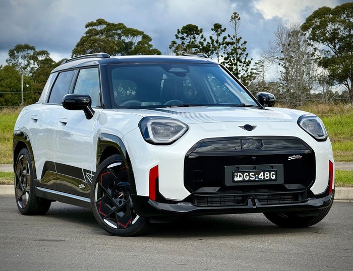 2026 MINI Aceman JCW E Favoured