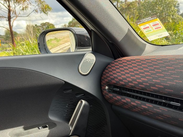 2026 MINI Aceman JCW E Favoured